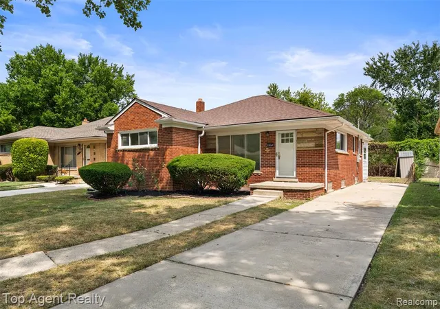 Photo 3 of Single family home for sale at 23040 Marlow St, Oak Park, MI 48237 | MLS# 61017466 | Listing updated on 2026-09-04