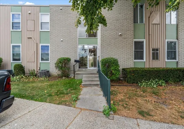 Photo 1 of Condo for sale at 33397 Fargo St, Livonia, MI 48152 1453 | MLS# 61025671 | Listing updated on 2026-08-29