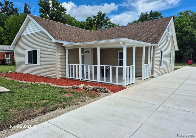 Homes for sale in Roseville, MI | 29240 Mcdonald St, Roseville, MI 48066 | MLS# 61006506