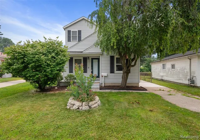 Photo 4 of Single family home for sale at 15464 Dixie, Redford, MI 48239 | MLS# 61012645 | Listing updated on 2026-08-13