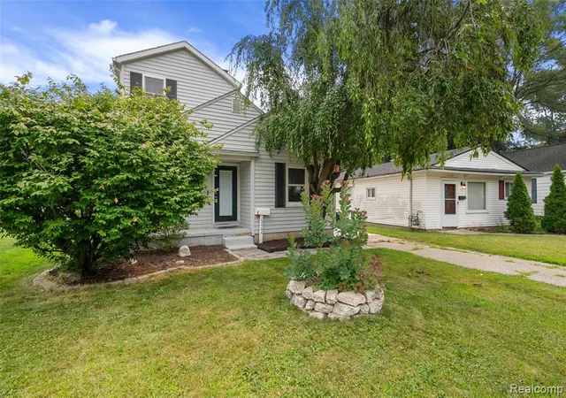 Photo 5 of Single family home for sale at 15464 Dixie, Redford, MI 48239 | MLS# 61012645 | Listing updated on 2026-08-13