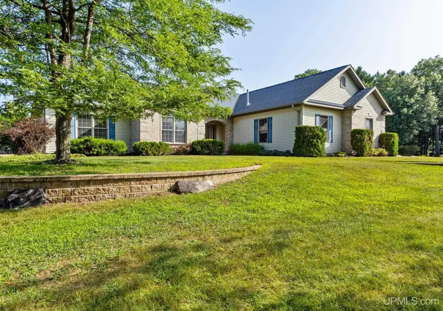 36th image of 3000 14th Ave, Menominee, MI 49858 | MLS# 50219431
