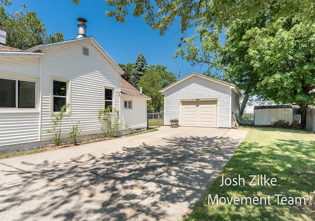 Homes for sale in Grand Haven, MI | 1215 Columbus Ave, Grand Haven, MI 49417 | MLS# 70545041