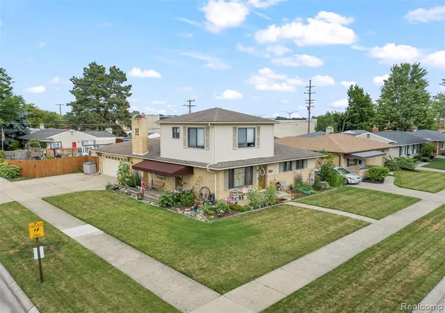 Homes for sale in Saint Clair Shores, MI | 21301 Violet St, Saint Clair Shores, MI 48082 | MLS# 60982464