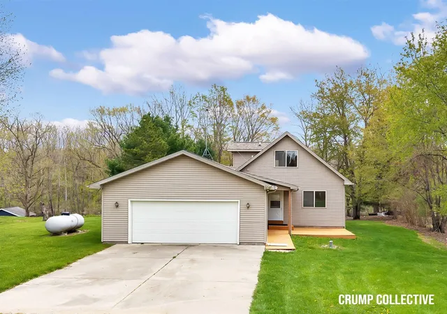 Homes for sale in Perrinton, MI | 9129 Lakeside Dr, Perrinton, MI 48871 | MLS# 70529835