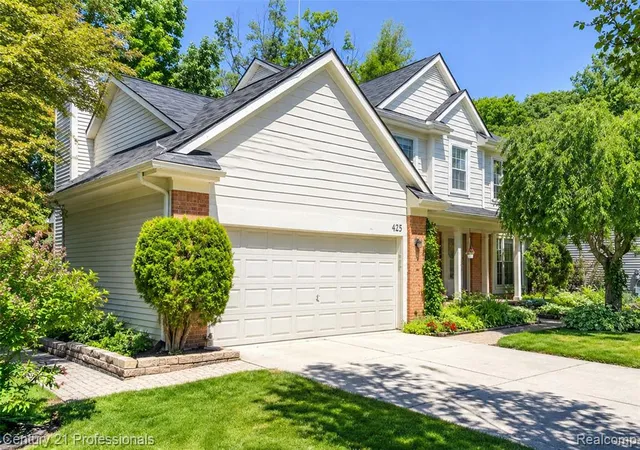 Homes for sale in Walled Lake, MI | 425 Cherry Grove Ln, Walled Lake, MI 48390 | MLS# 61000501