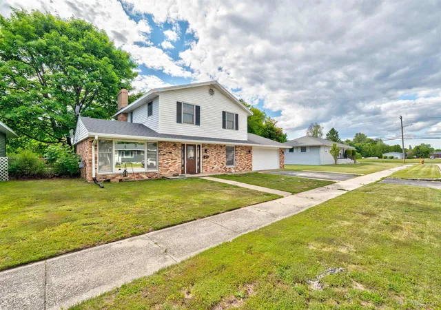 Photo 2 of Single family home for sale at 141 New Delta Ave, Manistique, MI 49854 | MLS# 50212872 | Listing updated on 2026-06-25