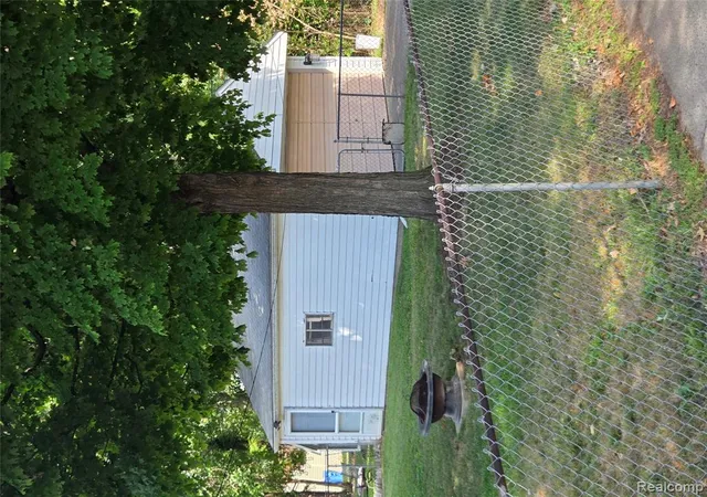 Photo 3 of Single family home for sale at 25404 N Dartmouth St, Dearborn Heights, MI 48125 | MLS# 61026199 | Listing updated on 2026-09-17