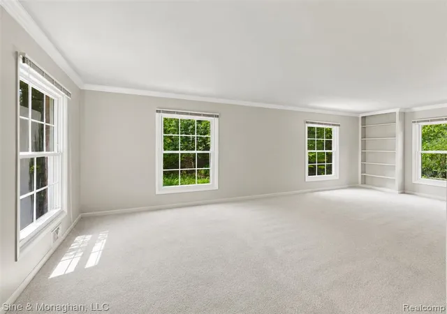 Photo 4 of Sale Pending at 5505 Old Carriage Ln, West Bloomfield, MI 48322 | MLS# 61019862 | Listing updated on 2026-08-29