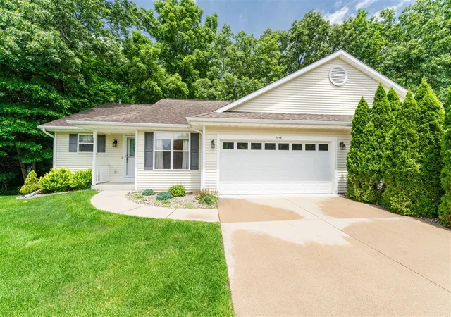 Photo 2 of Sale Pending at 9658 Palmetto Ct, Portage, MI 49002 | MLS# 70499387 | Listing updated on 2025-10-26