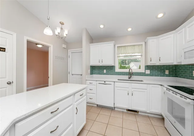 Photo 3 of Sale Pending at 9658 Palmetto Ct, Portage, MI 49002 | MLS# 70499387 | Listing updated on 2025-10-26