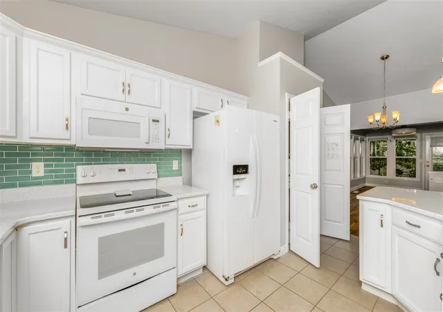 Photo 4 of Sale Pending at 9658 Palmetto Ct, Portage, MI 49002 | MLS# 70499387 | Listing updated on 2025-10-26