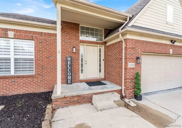 Photo 4 of Single Family Residence at 21196 Oak Ridge Dr, Clinton Township, MI 48036 | MLS# 60996000 | | Sold on 2026-07-10