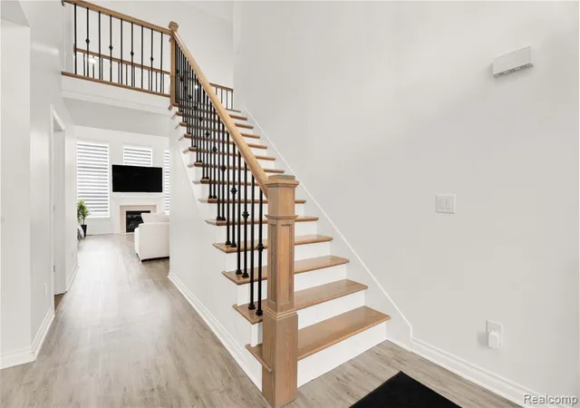 Photo 5 of Single Family Residence at 21196 Oak Ridge Dr, Clinton Township, MI 48036 | MLS# 60996000 | | Sold on 2026-07-10