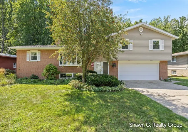 Photo 1 of Sale Pending at 1490 Marwood Dr, Kentwood, MI 49508 | MLS# 70555542 | Listing updated on 2026-08-30