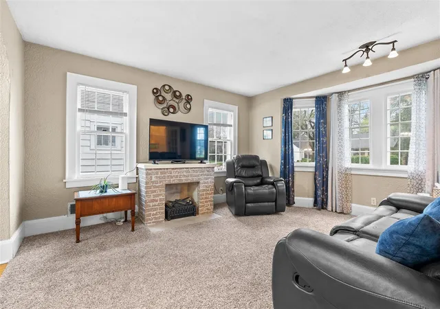 Homes for sale in Kalamazoo, MI | 1503 Texel Dr, Kalamazoo, MI 49048 | MLS# 70525767