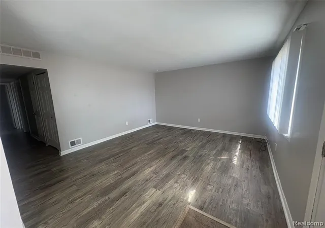 Photo 3 of Single family home for sale at 33 E Brockton Ave, Madison Heights, MI 48071 | MLS# 61026131 | Listing updated on 2026-09-01