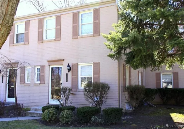 Photo 1 of Sale Pending at 1796 Graefield Rd #20, Birmingham, MI 48009 | MLS# 61012869 | Listing updated on 2026-08-18