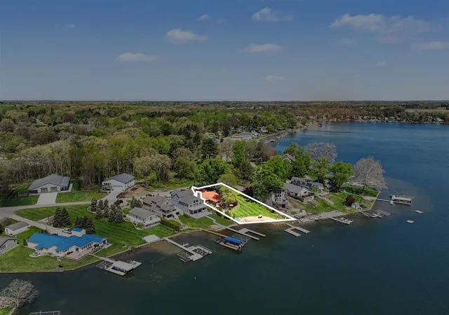 Homes for sale in Dowagiac, MI | 50575 W Lakeshore Dr, Dowagiac, MI 49047 | MLS# 70538527