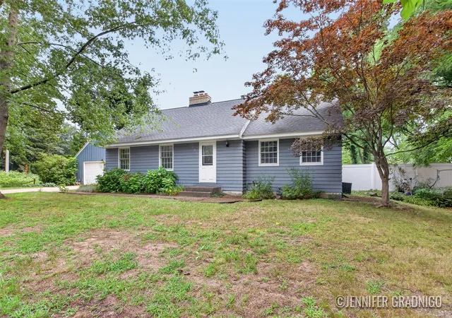 Photo 2 of Sale Pending at 943 Grandridge Ct, Holland, MI 49423 | MLS# 70552372 | Listing updated on 2026-09-05