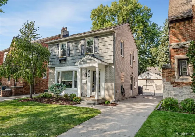 Photo 2 of Sale Pending at 276 Moran Rd, Grosse Pointe Farms, MI 48236 3433 | MLS# 61024481 | Listing updated on 2026-09-08
