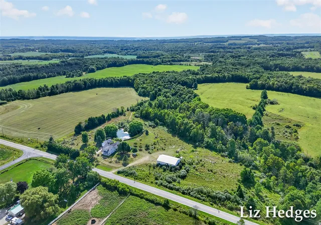 Photo 2 of Single family home for sale at 7565 S 56th Ave, Montague, MI 49437 | MLS# 70555250 | Listing updated on 2026-09-03