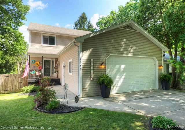 Homes for sale in Waterford, MI | 3580 Overton St, Waterford, MI 48328 | MLS# 61000372