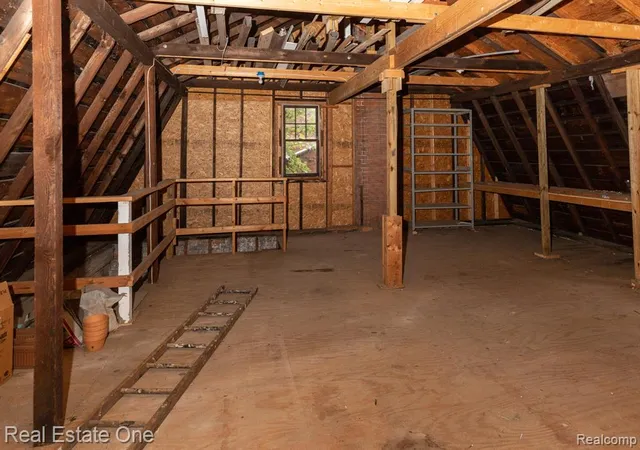 47th image of 1023 Iroquois St, Detroit, MI 48214 2713 | MLS# 60968780