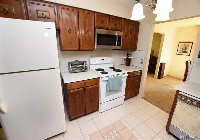 5th image of 1349 Ox Yoke Dr, Flint, MI 48532 2353 | MLS# 60994133