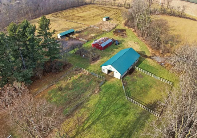2nd image of 9378 Smith Rd, Tecumseh, MI 49286 | MLS# 70512210