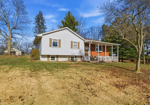 3rd image of 9378 Smith Rd, Tecumseh, MI 49286 | MLS# 70512210