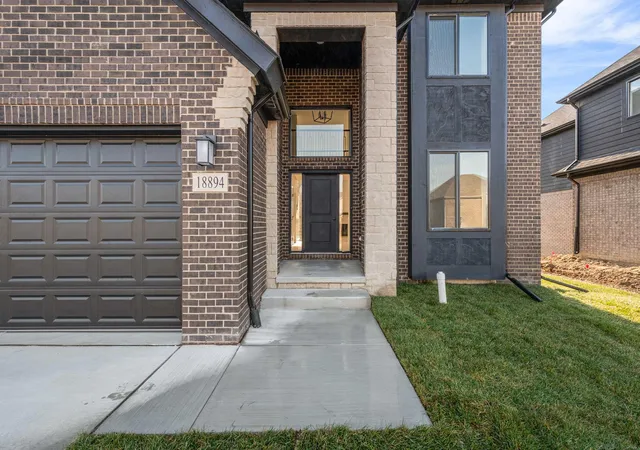 3rd image of 18894 Via Firenze Dr, Macomb, MI 48044 | MLS# 50194459