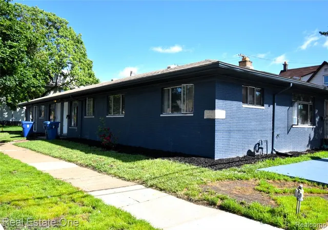 Homes for sale in River Rouge, MI | 162 Burke St, River Rouge, MI 48218 | MLS# 61002143
