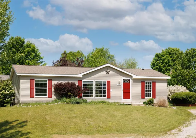 Homes for sale in Traverse City, MI | 10810 S Orchard Wy, Traverse City, MI 49684 | MLS# 70535362
