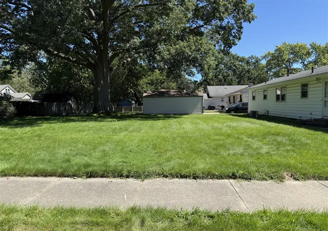 Photo 2 of Sale Pending at 2400 Denmark St, Muskegon, MI 49441 | MLS# 70554412 | Listing updated on 2026-08-28