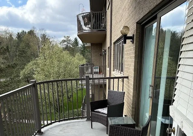 Condo for sale at 4040 Greenleaf Cir #305, Kalamazoo, MI 49008-2582 | MLS# 70551549