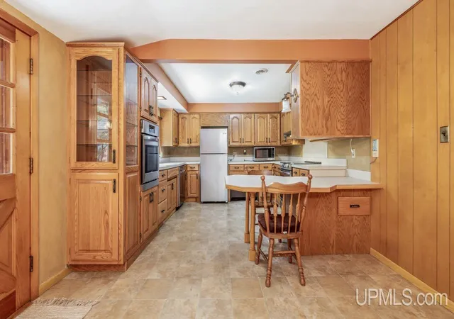 Photo 3 of Single family home for sale at 3826 L15 Ln, Escanaba, MI 49829 | MLS# 50182850 | Listing updated on 2025-09-23
