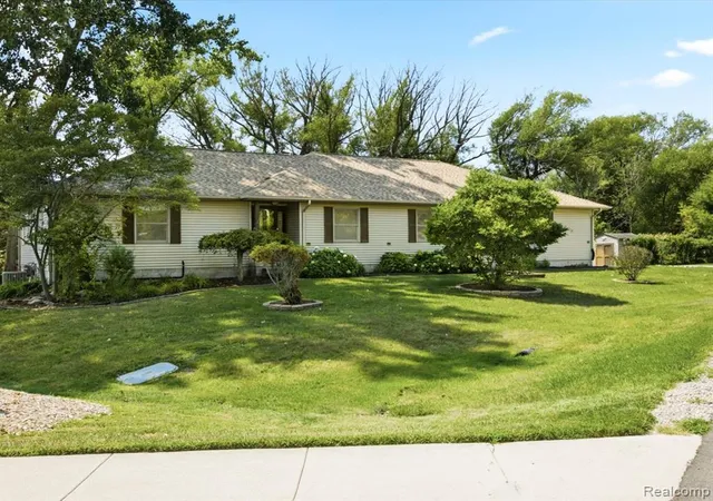 Photo 2 of Single family home for sale at 7034 Lake St, Lexington, MI 48450 8832 | MLS# 61024904 | Listing updated on 2026-09-13