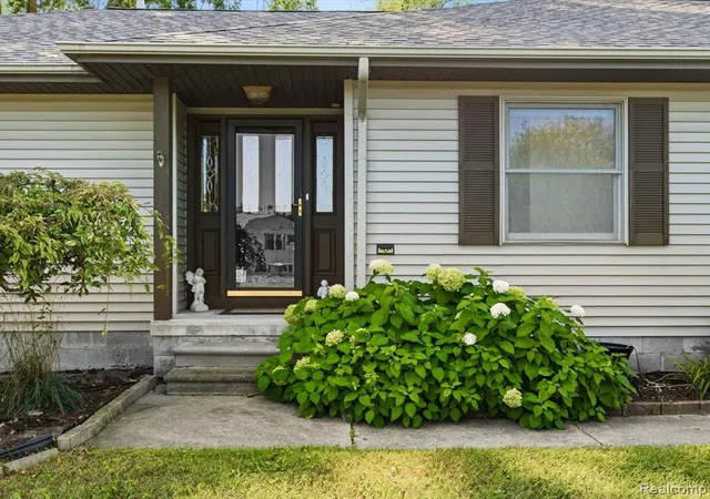 Photo 3 of Single family home for sale at 7034 Lake St, Lexington, MI 48450 8832 | MLS# 61024904 | Listing updated on 2026-09-13
