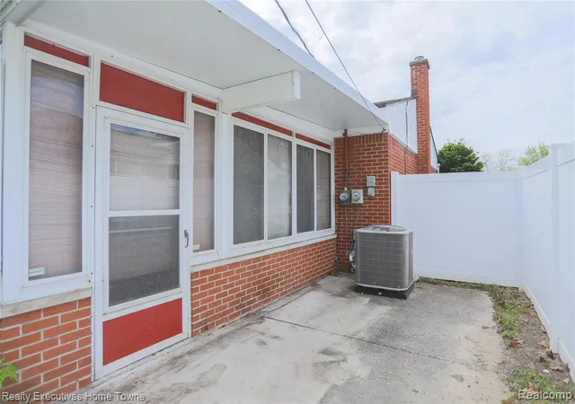 4th image of 28922 Rayburn St, Livonia, MI 48154 | MLS# 60992902