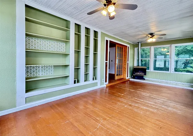 3rd image of 210 E Ash St, Three Oaks, MI 49128 | MLS# 70544835