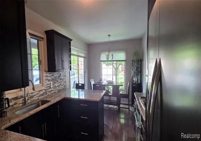 5th image of 1004 Elmwood Dr, Brighton, MI 48116 | MLS# 60995033