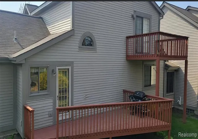 9th image of 1004 Elmwood Dr, Brighton, MI 48116 | MLS# 60995033