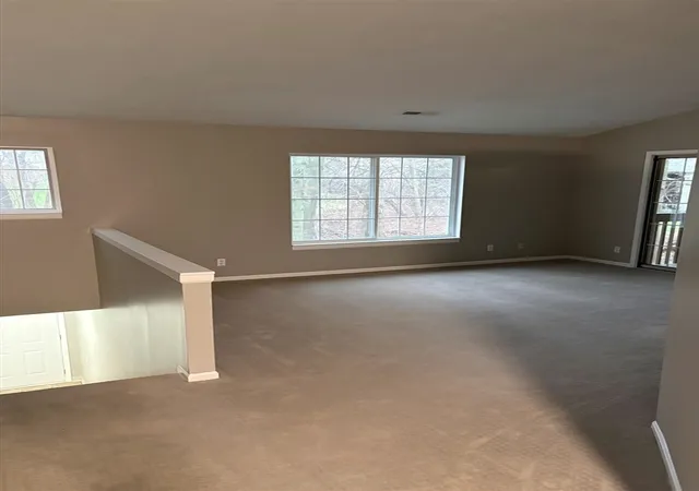 Listing Photo 4 - Condo for sale in building located at 213 Hunters Ln, Rockford, MI 49341 - Unit #21