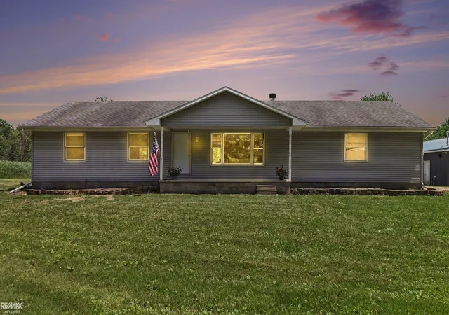 Homes for sale in Marine City, MI | 4345 Starville Rd, Marine City, MI 48054 | MLS# 50214406