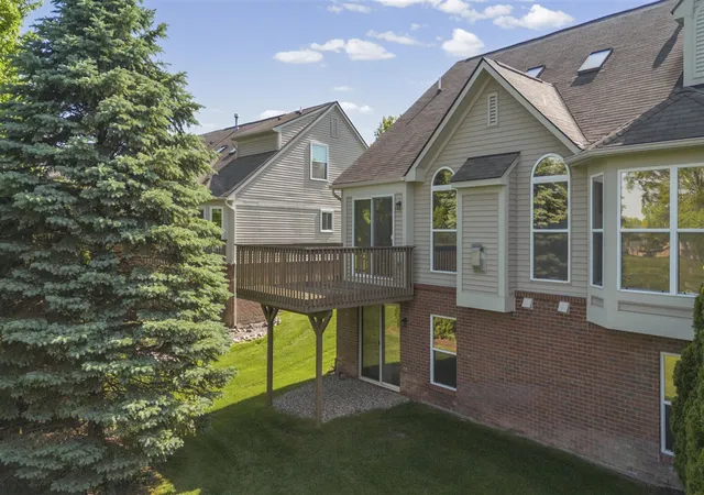 Homes for sale in New Hudson, MI | 28061 Tremonte Dr #70, New Hudson, MI 48165 | MLS# 70538411