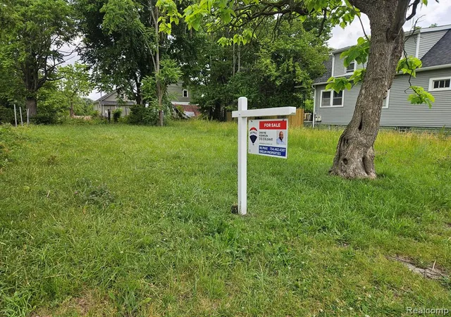 Homes for sale in Hamtramck, MI | 13894 Mackay St, Hamtramck, MI 48212 | MLS# 61000598