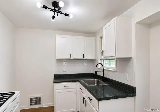 3rd image of 12087 Heyden St, Detroit, MI 48228 1048 | MLS# 61005918