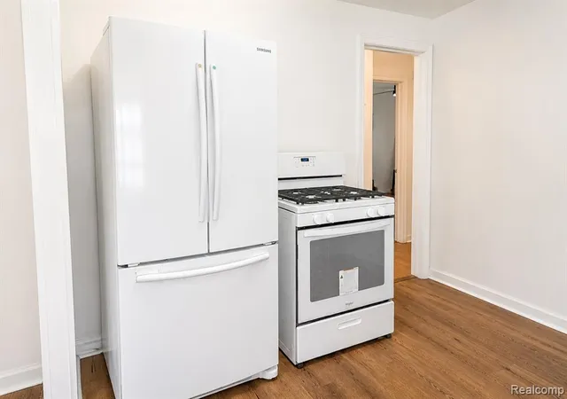 4th image of 12087 Heyden St, Detroit, MI 48228 1048 | MLS# 61005918