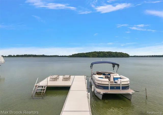 2nd image of 3377 W Shore Dr, Orchard Lake, MI 48324 | MLS# 61021763